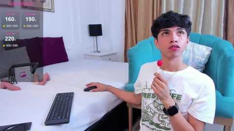 Snapshot of santy_carrington chatting on December 11, 2024, 12:12 am Santiago Carrington online show from December 11, 2024, 12:12 am