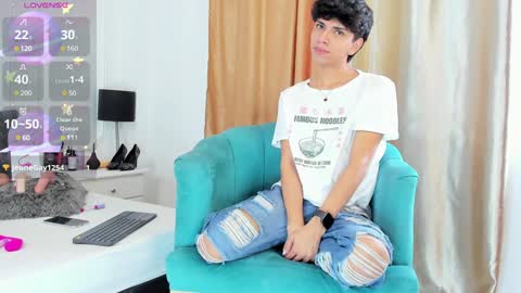 Snapshot of santy_carrington chatting on January 24, 2025, 4:06 pm Santiago Carrington online show from January 24, 2025, 4:06 pm