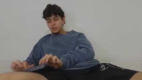 Snapshot of santybig18 chatting on February 22, 2025, 3:23 am santybig18 online show from February 22, 2025, 3:23 am