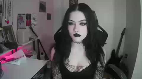 Snapshot of saphirerose1 chatting on October 10, 2025, 10:31 pm Sapphire online show from October 10, 2025, 10:31 pm