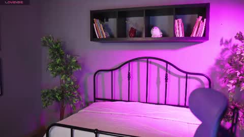 saphyralux online show from July 9, 2026, 8:46 pm