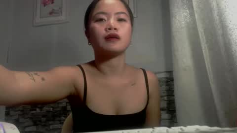 sapphire_amora online show from October 8, 2025, 9:51 am