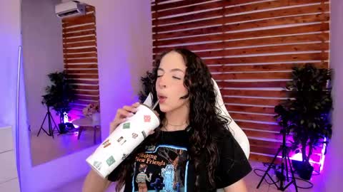 Snapshot of sapphire_venus chatting on May 21, 2026, 2:29 am Valerin online show from May 21, 2026, 2:29 am