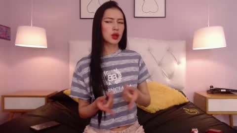 Snapshot of sara17_ chatting on September 29, 2025, 8:24 pm Sara online show from September 29, 2025, 8:24 pm