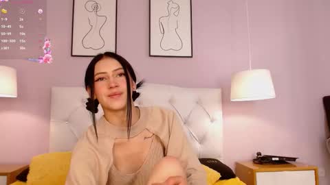 Snapshot of sara17_ chatting on October 2, 2025, 8:38 pm Sara online show from October 2, 2025, 8:38 pm