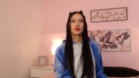 Snapshot of sara17_ chatting on October 10, 2025, 4:33 am Sara online show from October 10, 2025, 4:33 am