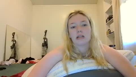 sara9920 online show from March 28, 2026, 4:17 pm