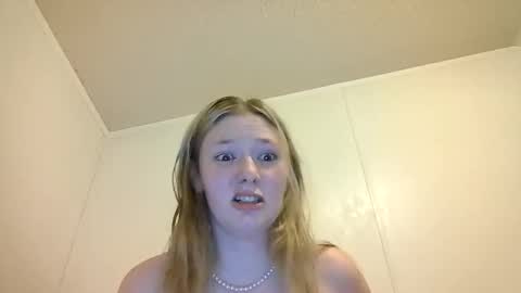 sara9920 online show from April 9, 2026, 6:52 am