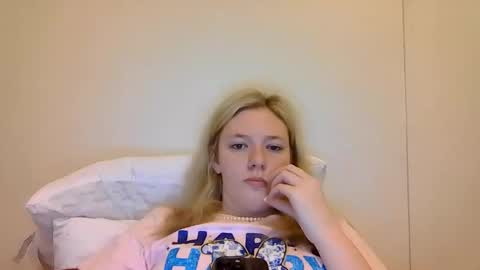 sara9920 online show from April 10, 2026, 4:33 pm
