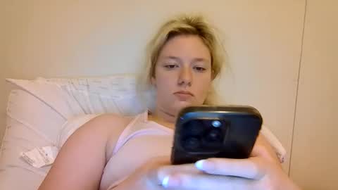 sara9920 online show from April 30, 2026, 10:58 pm