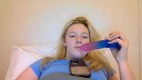 sara9920 online show from May 2, 2026, 5:51 pm