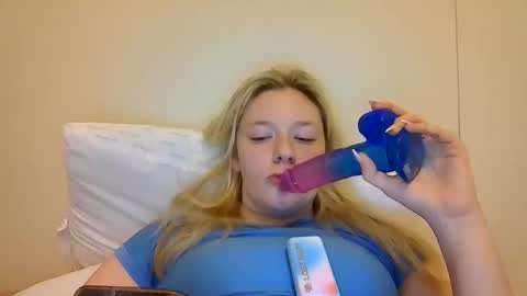 sara9920 online show from May 4, 2026, 1:56 am