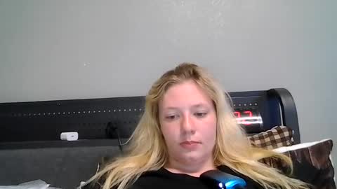 sara9920 online show from June 24, 2026, 4:33 am