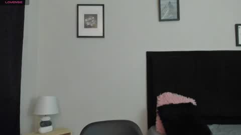 Snapshot of sara_b11 chatting on July 12, 2026, 5:59 pm sara_b11 online show from July 12, 2026, 5:59 pm