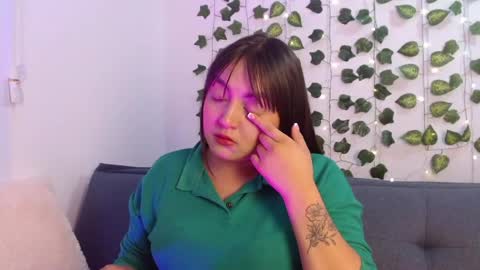 Snapshot of sara_blue22 chatting on May 20, 2026, 7:42 pm Sara online show from May 20, 2026, 7:42 pm