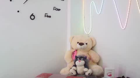 Snapshot of sara_blum_ chatting on May 11, 2026, 11:49 am SARA online show from May 11, 2026, 11:49 am
