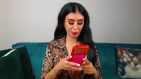 Im Sara I am happy to be here  online show from January 14, 2026, 6:02 pm