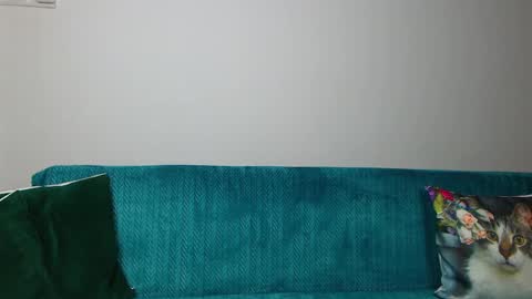 Im Sara I am happy to be here  online show from April 21, 2026, 5:58 am