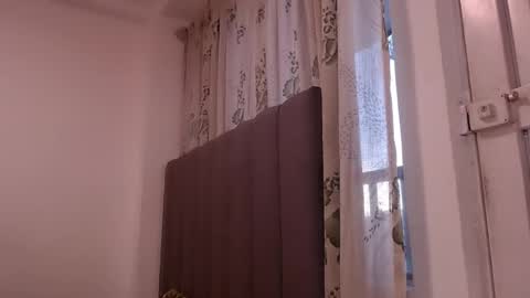 Snapshot of sara_johnson__ chatting on April 18, 2026, 10:52 am sara_johnson__ online show from April 18, 2026, 10:52 am