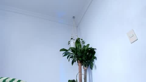 Sara Jules online show from June 4, 2026, 4:57 pm