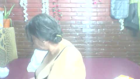 Snapshot of sara_love43 chatting on April 8, 2026, 5:29 am Sara love online show from April 8, 2026, 5:29 am