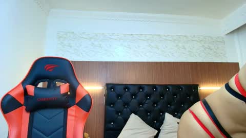 Sarax lux online show from March 4, 2026, 12:33 pm