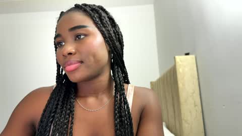 Snapshot of sara_muscle chatting on April 26, 2026, 12:08 am Sara online show from April 26, 2026, 12:08 am