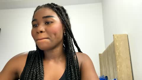 Snapshot of sara_muscle chatting on May 22, 2026, 3:57 am Sara online show from May 22, 2026, 3:57 am