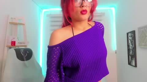 Snapshot of sara_red_x chatting on May 30, 2026, 5:26 am sara_red_x online show from May 30, 2026, 5:26 am