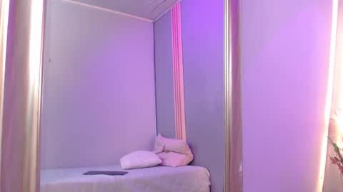 sara_slim_ online show from October 21, 2025, 3:35 pm