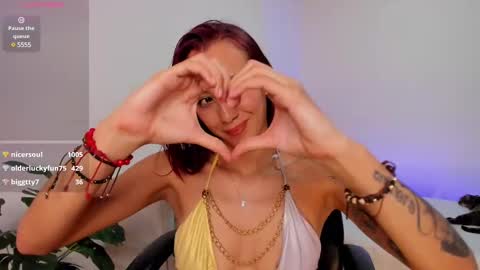 Snapshot of sara_stonnex chatting on January 29, 2025, 6:18 pm Sara online show from January 29, 2025, 6:18 pm