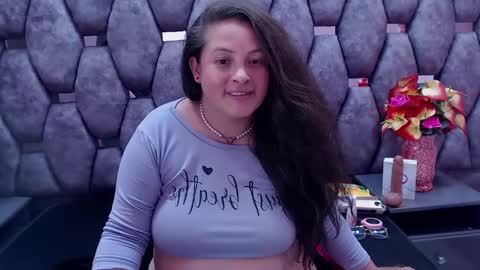 sara_thonson_ online show from December 15, 2024, 8:30 am