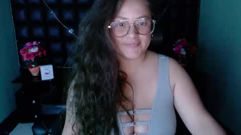 sara_thonson_ online show from December 27, 2024, 7:08 am