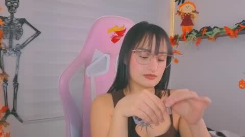 Sarah Ramirez online show from October 24, 2025, 4:20 am