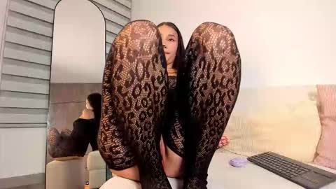 Sarah  online show from October 24, 2025, 5:15 am