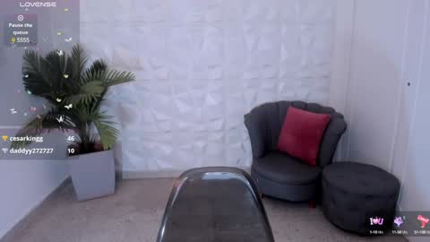 Snapshot of saraamills chatting on December 19, 2024, 2:23 am Sara online show from December 19, 2024, 2:23 am