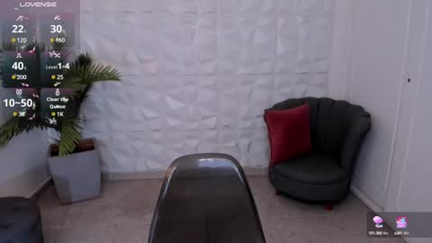 Snapshot of saraamills chatting on January 14, 2025, 7:11 pm Sara online show from January 14, 2025, 7:11 pm