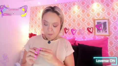 SaraAvila  online show from February 15, 2026, 10:17 pm