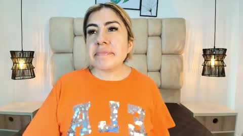 Snapshot of sarablonde_t chatting on May 24, 2026, 7:30 pm sarablonde_t online show from May 24, 2026, 7:30 pm