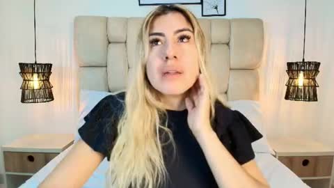 Snapshot of sarablonde_t chatting on June 28, 2026, 5:30 pm sarablonde_t online show from June 28, 2026, 5:30 pm