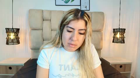 Snapshot of sarablonde_t chatting on June 29, 2026, 2:50 pm sarablonde_t online show from June 29, 2026, 2:50 pm