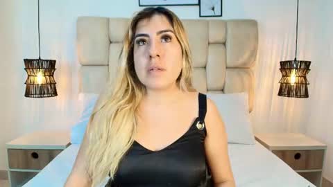 Snapshot of sarablonde_t chatting on July 23, 2026, 7:56 pm sarablonde_t online show from July 23, 2026, 7:56 pm
