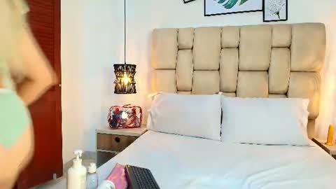 Snapshot of sarablonde_t chatting on July 30, 2026, 8:08 pm sarablonde_t online show from July 30, 2026, 8:08 pm