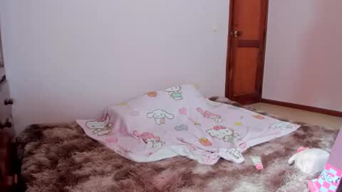 Sara online show from November 22, 2025, 3:22 pm