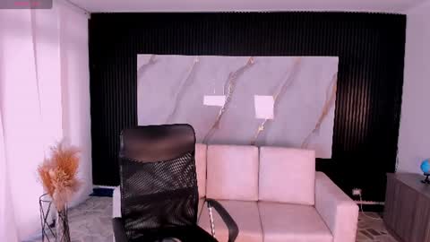 Snapshot of saracorraless chatting on July 1, 2026, 6:18 pm Sara Everyday From 1430 to 2130 Col Time online show from July 1, 2026, 6:18 pm