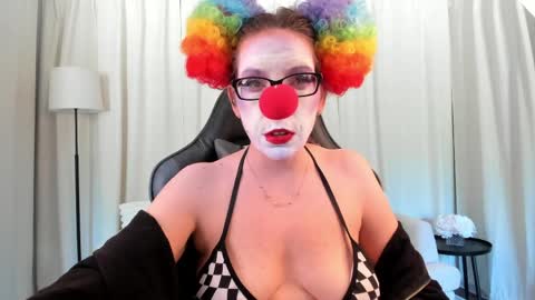 Sara Desire online show from May 21, 2026, 1:40 pm