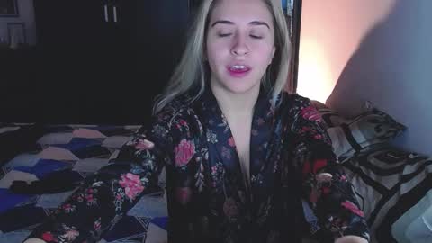 Snapshot of saradiazxxx chatting on February 24, 2026, 8:34 am saradiazxxx online show from February 24, 2026, 8:34 am