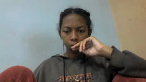 Snapshot of sarah146341 chatting on June 15, 2026, 5:53 am sarah146341 online show from June 15, 2026, 5:53 am