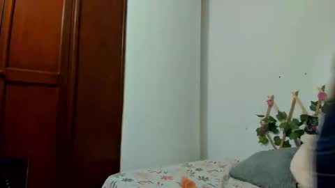 Sarah online show from March 11, 2025, 2:10 am