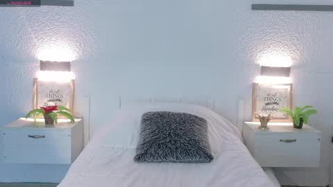 Sarah online show from April 9, 2026, 1:27 pm